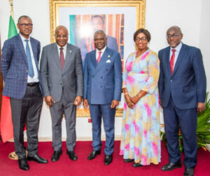 Group photo following the meeting with the Prime Minister. Left to right: Olivier Beguy, African Development Bank resident country economist; Solomane Koné, the Bank Group’s acting Director General; Anatole Collinet Makosso, Prime Minister; and Célestine Mengue, agricultural projects officer at the African Development Bank